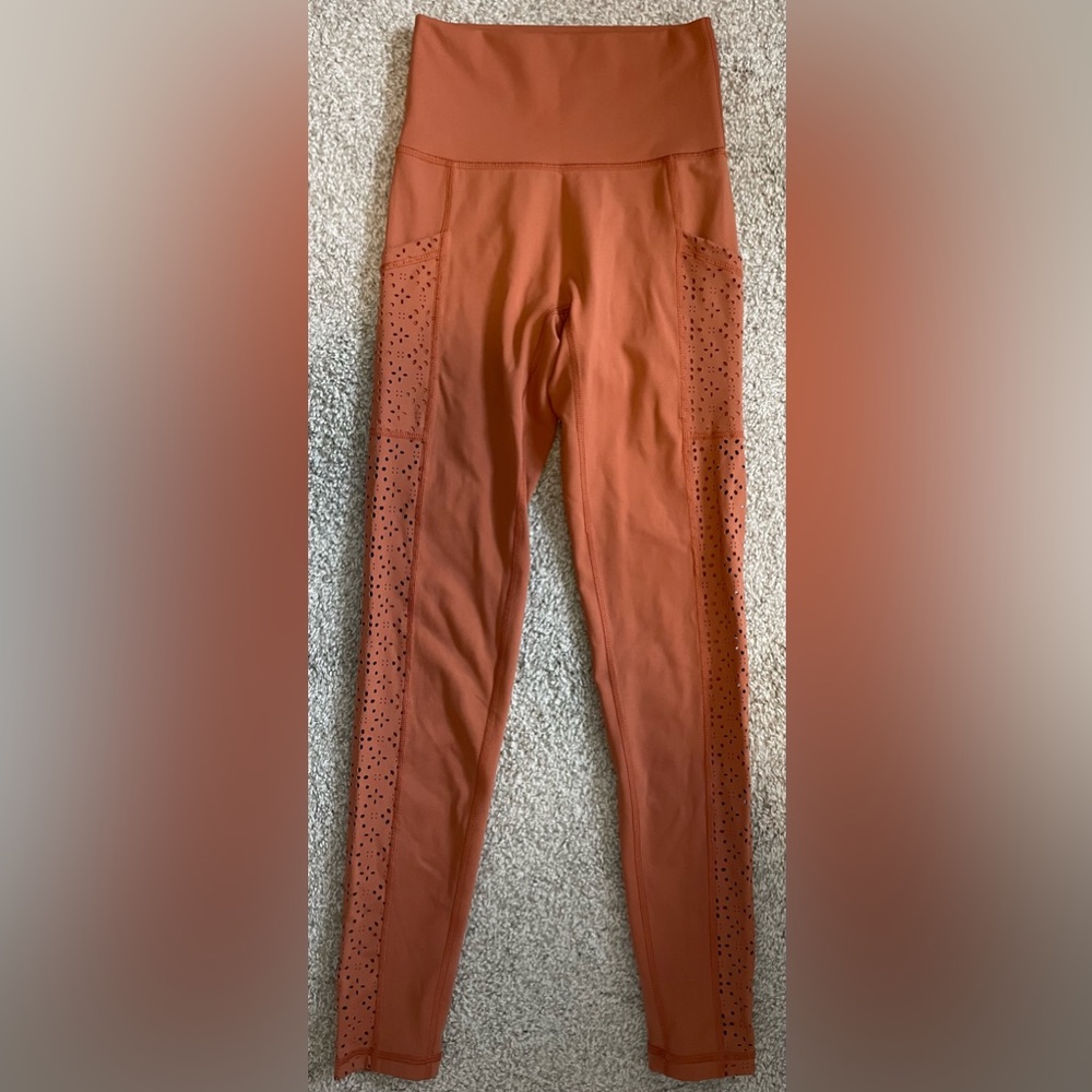 Aerie Chill Play Move Cut Out Leggings